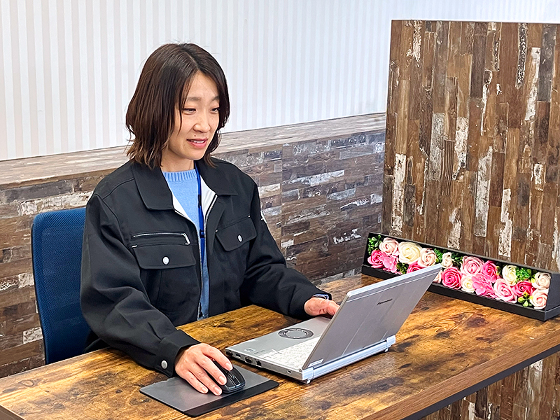 10:00 社内情報・スケジュールの共有